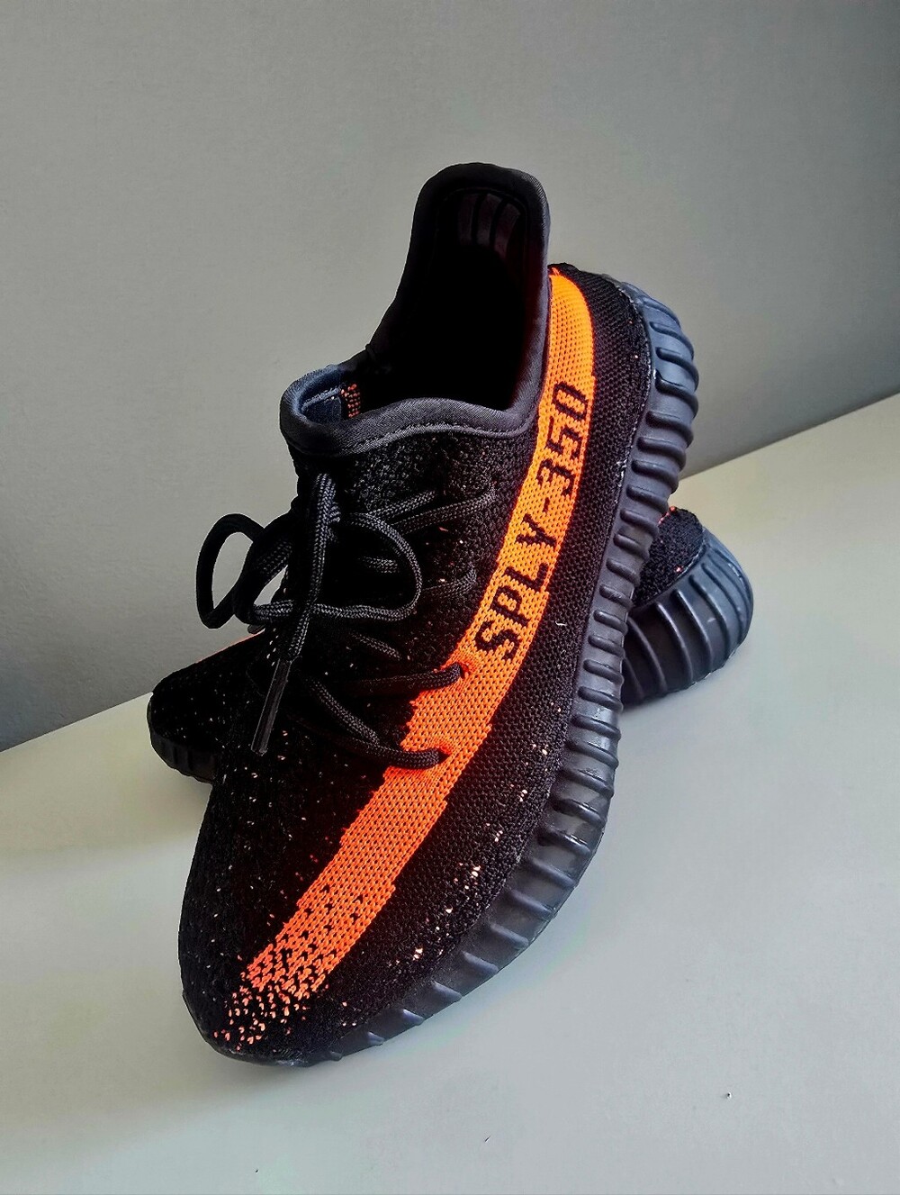Yeezy Boost V2 Black & Orange Athletic Running Shoes Size 6